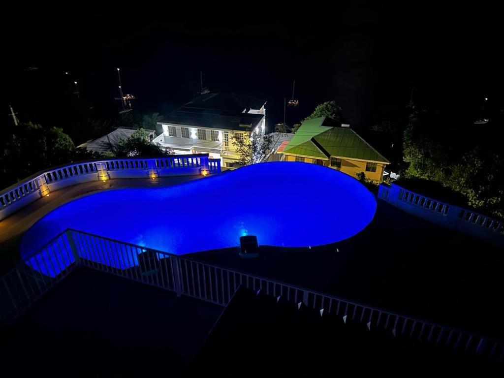 Eldorado Guesthouse & Car Rental Roseau Exteriör bild