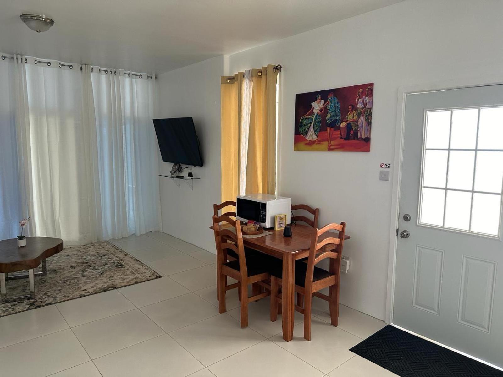 Eldorado Guesthouse & Car Rental Roseau Rum bild