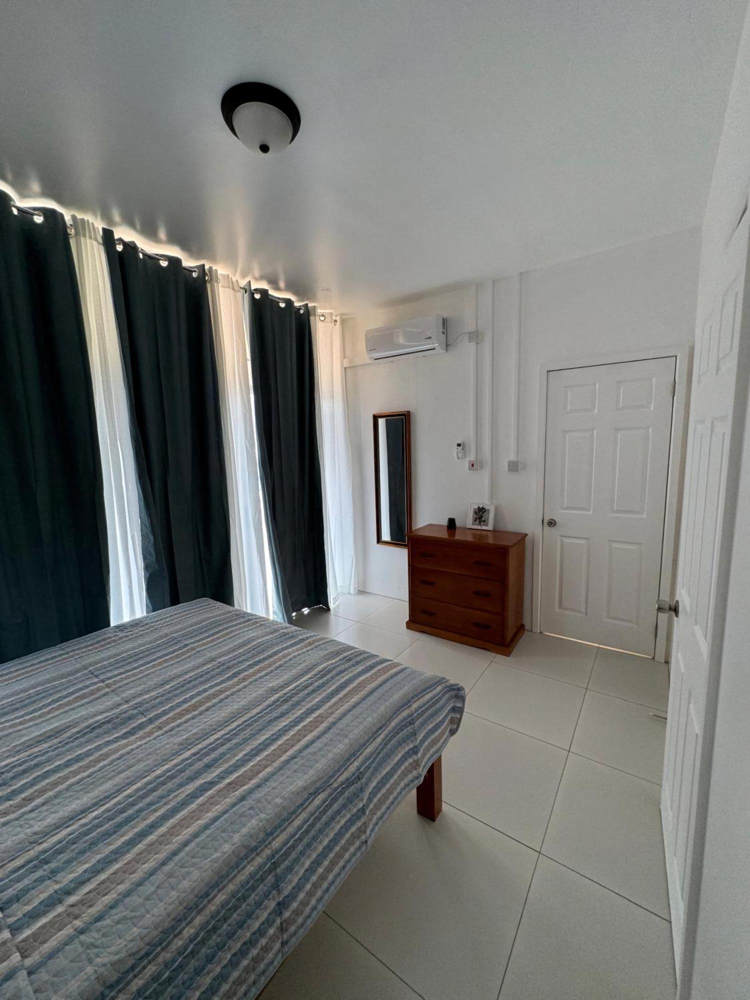 Eldorado Guesthouse & Car Rental Roseau Rum bild