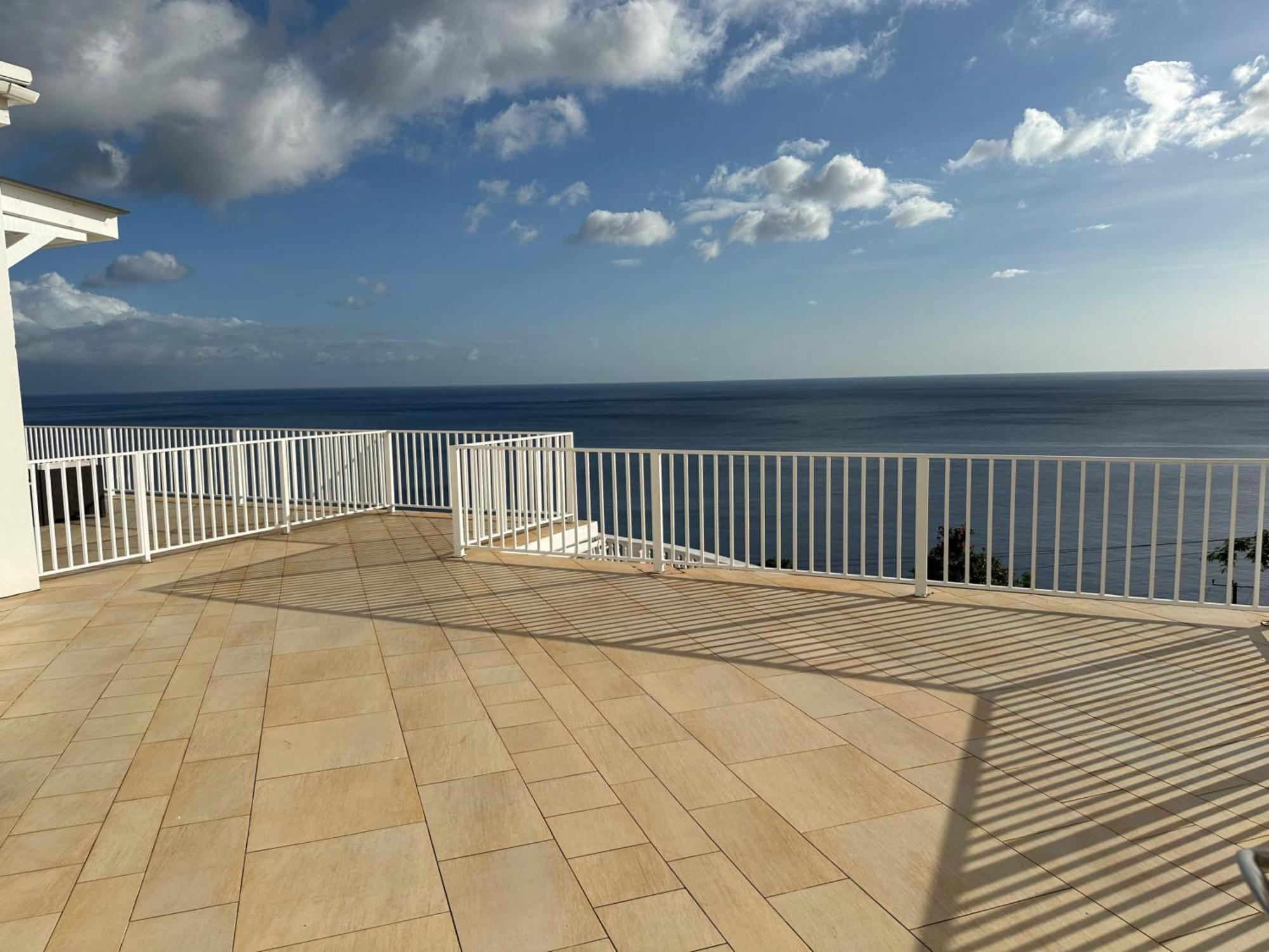 Eldorado Guesthouse & Car Rental Roseau Rum bild