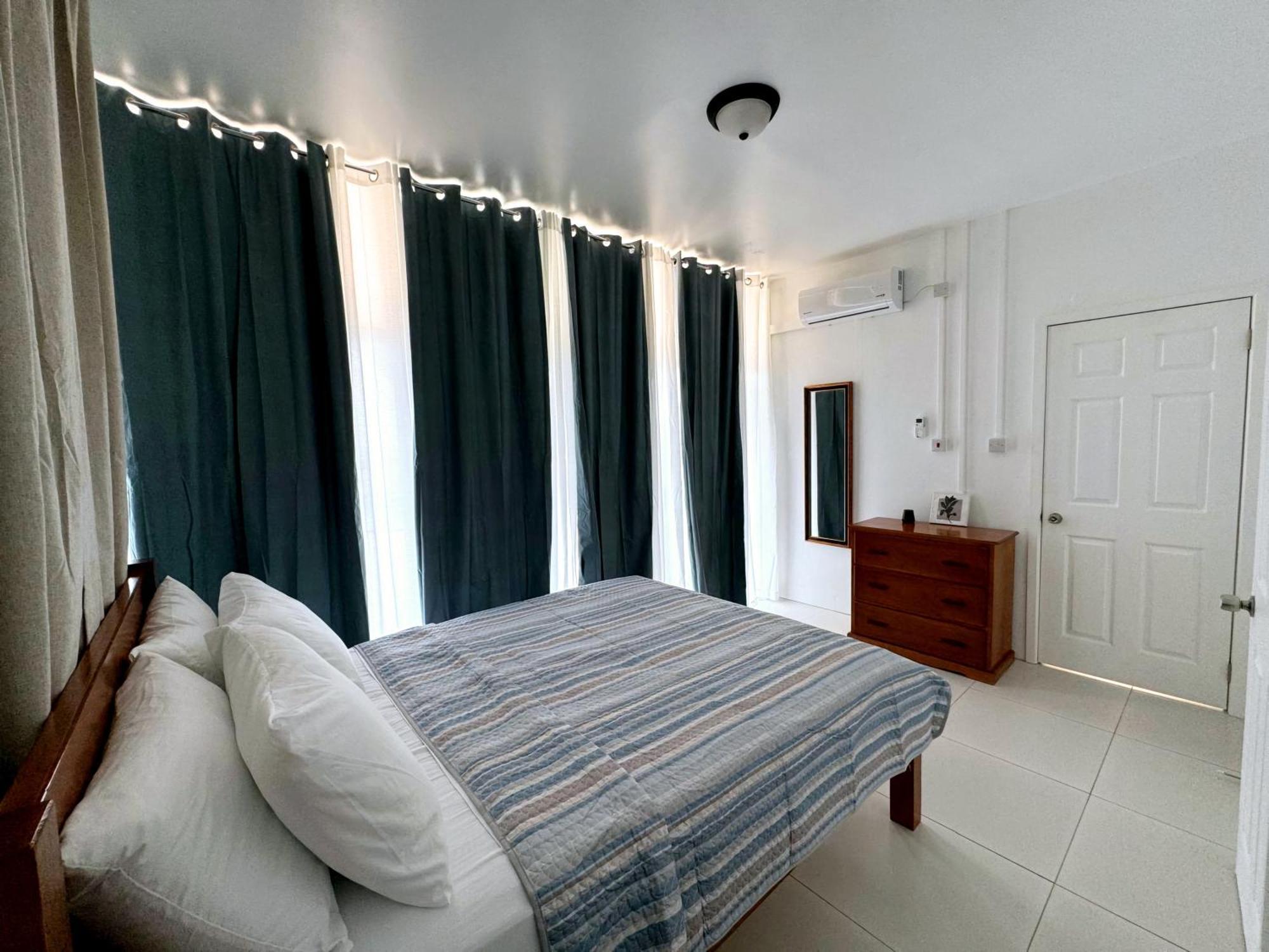 Eldorado Guesthouse & Car Rental Roseau Rum bild