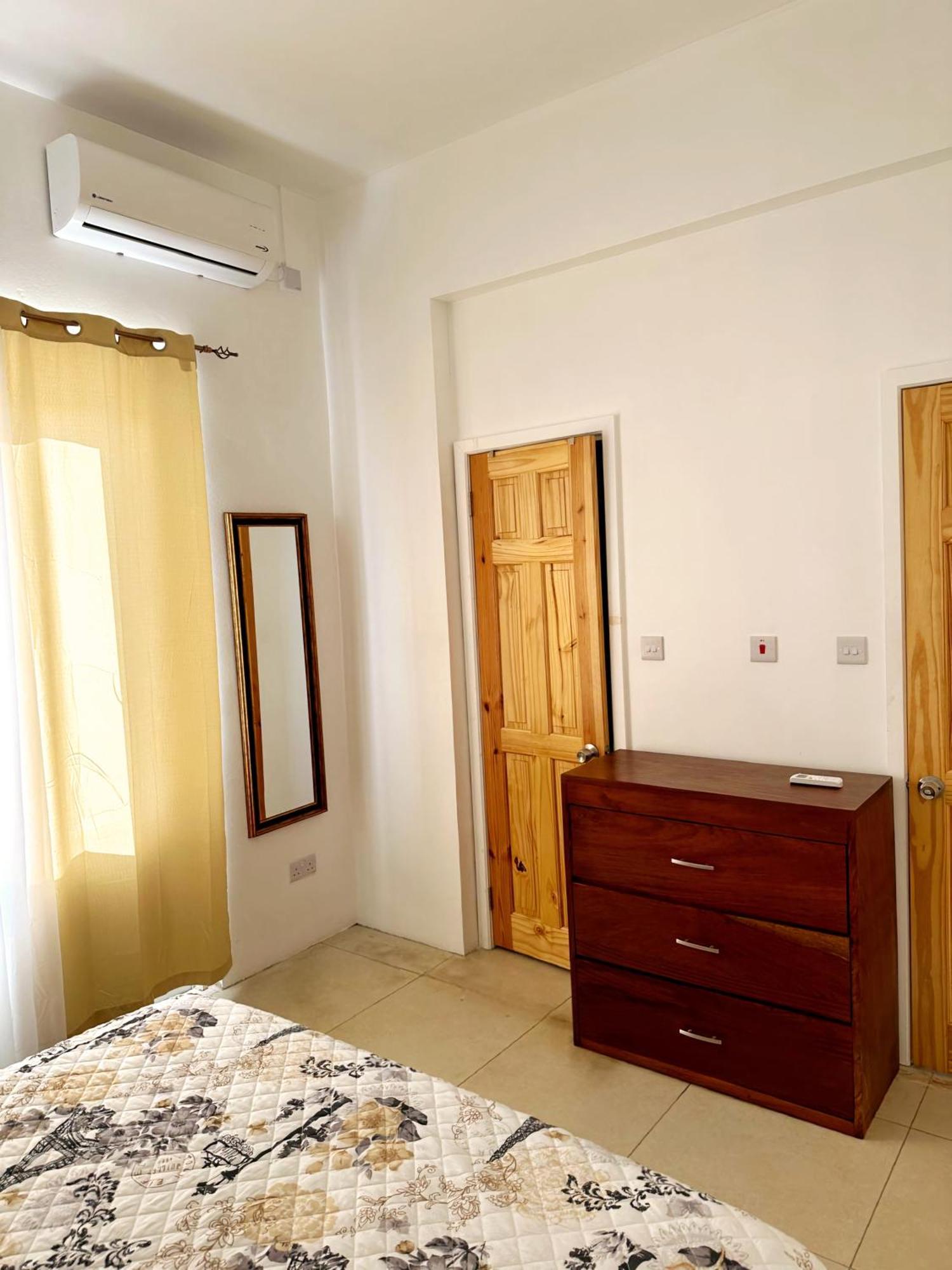 Eldorado Guesthouse & Car Rental Roseau Rum bild